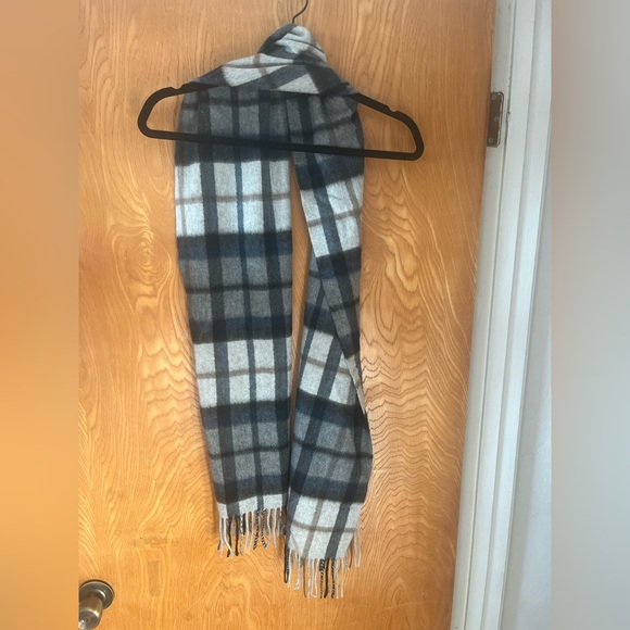 Nordstrom men’s shop 100% cashmere plaid scarf - Picture 4 of 5